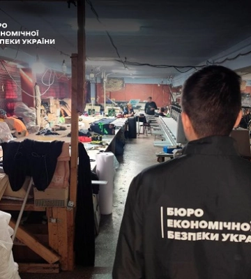 В Одесі викрили цех з підробки «брендового» одягу: вилучено майна на 1,8 млн грн