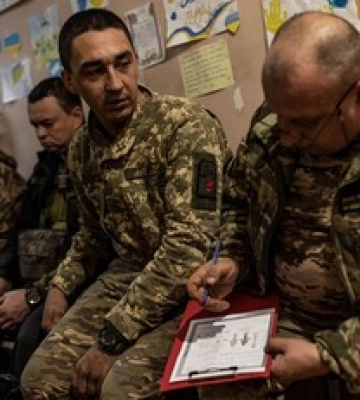 Позаштатна нічна ВЛК? У Львові ТЦК відповів на затримання волонтера
