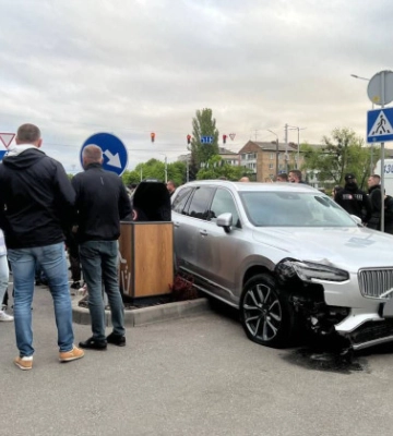 У Броварах нетверезий голова райадміністрації Володимир Майбоженко збив людей на переході, відео