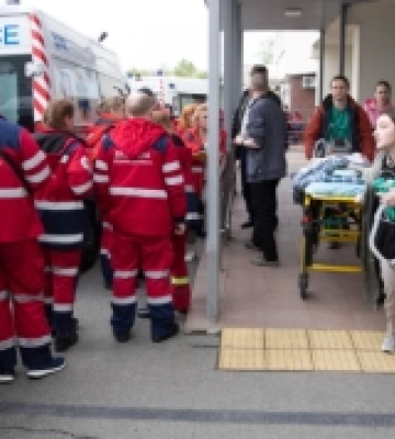 У Києві евакуюють дві лікарні, по яких ворог анонсував можливий удар