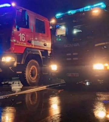 На Прикарпатті від обстрілу сталася масштабна пожежа