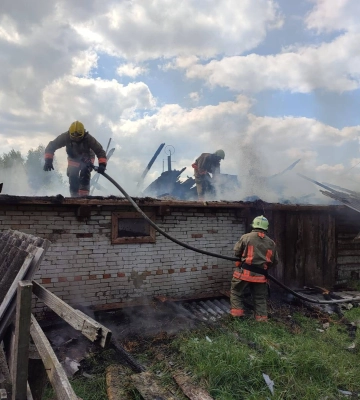 На Волині горіли господарські будівлі та солома