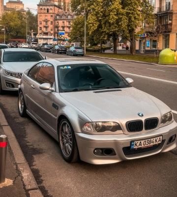 Легенда 2000-х: в Киеве заметили знаменитый спорткар BMW 
