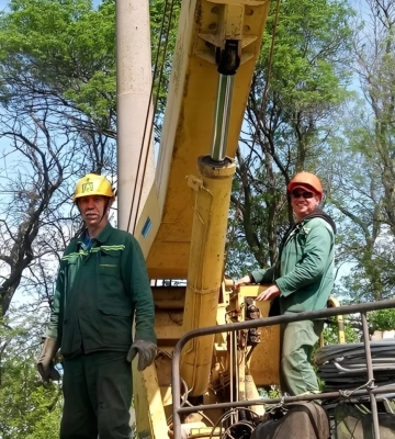 Енергетики з Рівненщини відновлюють мережу в Білозерській селищній громаді на Херсонщині