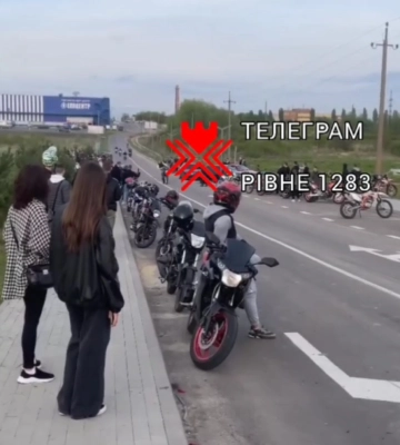 А міг розбитися: небезпечні розваги байкерів у Рівному