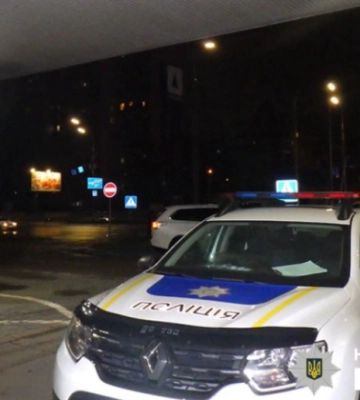 В Киеве мужчина напал с ножом на оператора АЗС из-за отказа налить топливо в пластиковый бутыль