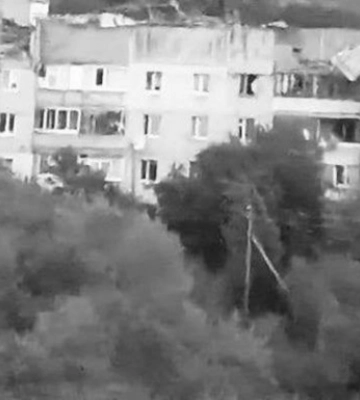 На Запоріжжі окупанти вдарили по багатоповерхівці