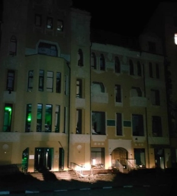 РФ ночью обстреляла историческое здание в Харькове