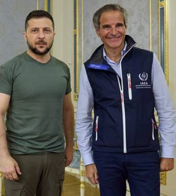 Глава МАГАТЕ в Києві зустрівся із Зеленським: президент озвучив йому ризики щодо ЗАЕС