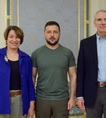 Зеленський зустрівся із сенаторами США - говорили про ситуацію на фронті