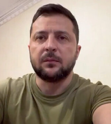 У нас був сонячний і теплий день. На жаль, у Криму було хмарно. Хоча й також тепло, - Зеленський. ВIДЕО