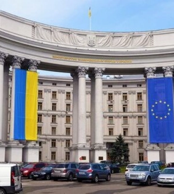 Пришвидшити допомогу Україні, нові санкції та виключення РФ з організацій: МЗС запропонувало державам-партнерам варіанти відповідей на російські спроби &quot;анексії&quot;