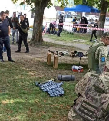 На виставці у Чернігові спрацювала бойова зброя, постраждали двоє дітей, 2-річний хлопчик у тяжкому стані, - ОВА
