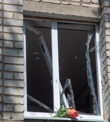 Обстріли на Дніпропетровщині: війська РФ двічі за ніч атакували Нікополь