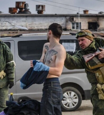 Чоловікам до 35 років рекомендують залишити окуповану армією РФ територію