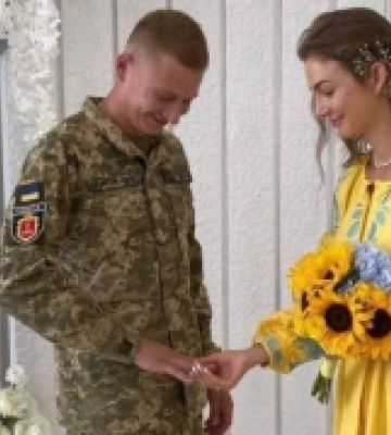 Пари з Дубенщини одружилися у День Незалежності України