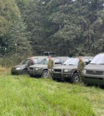 Прикордонники отримали 12 автомобілів від благодійних організацій