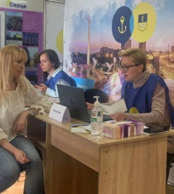 У Черкасах відкрили центр підтримки переселенців «Я - Маріуполь»