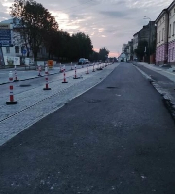 На вул. Листопадового Чину обмежили рух транспорту