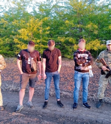 На Одещині затримали трьох чоловіків призовного віку, які намагалися незаконно потрапити до Молдови, - ФОТО