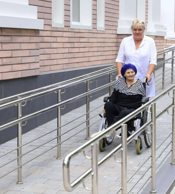Європейські стандарти та турбота: у Дніпрі одне з найбільших в країні хоспісних відділень надає допомогу містянам і переселенцям
