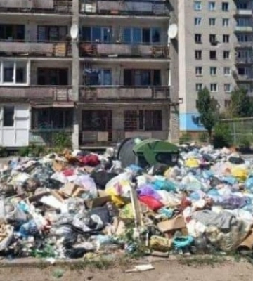 В Северодонецке оккупационные власти заставляют людей бесплатно убирать мусор с улиц