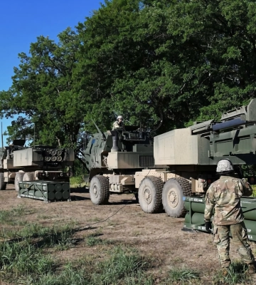 Ракети для HIMARS, 105-мм гаубиці, 100 HMMWV, прилади нічного бачення і 50 броньованих медичних машин: США опублікували список озброєння на&amp;hellip;