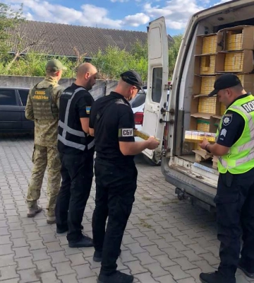 На Одещині виявлено велику партію білоруських контрабандних цигарок