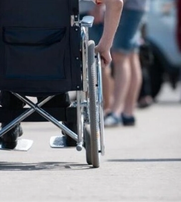 У Києві всі пішохідні переходи зроблять безбар’єрними