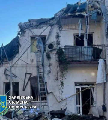 Окупанти обстрілюють із РСЗВ Харків, внаслідок обстрілу Чугуївського району загинула жінка