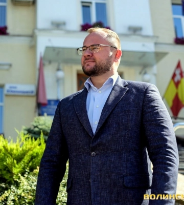 «Я бажаю, щоб ми зібралися на Театральному майдані відсвяткувати перемогу», – Луцький міський голова. Інтерв’ю