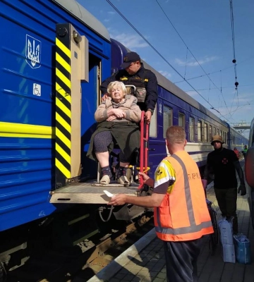 Рятувальники показали евакуацію з Бахмутського та Краматорського районів