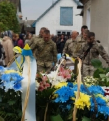На Рівненщині попрощалися із загиблим захисником Владиславом Боровиком