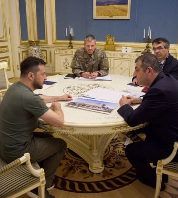 До Києва несподівано приїхав президент Латвії