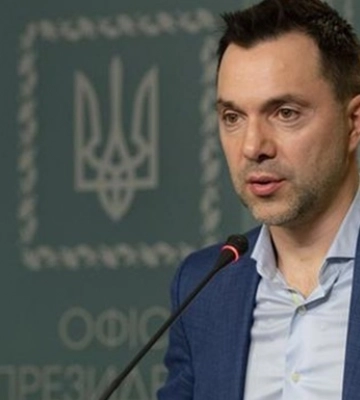 Арестович заявил, что ВСУ взяли в плен слишком много россиян