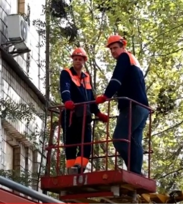 З Одеси до Миколаєва для допомоги у відновленні виїхали дві бригади будівельників