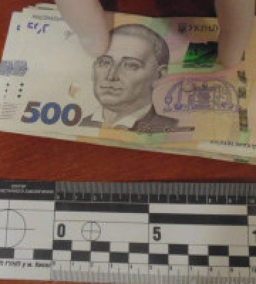 У Києві затримали чоловіка, який збагатився недійсними гривнями з окупованих територій
