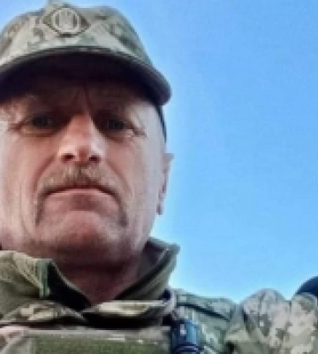Загинув від авіаудару: на Рівненщині в останню путь провели захисника. ФОТО