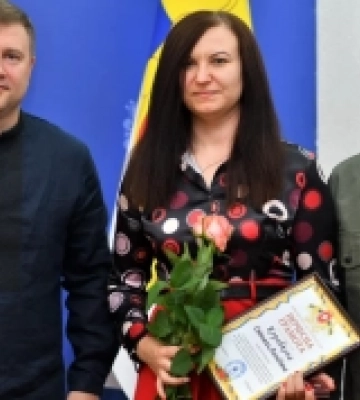Важкоатлетці із Зарічненщини з нагоди професійного свята вручили почесну відзнаку