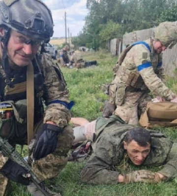 Десантники взяли у полон російського підполковника без штанів 