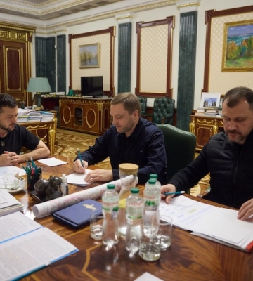 Президент відреагував на переслідування львівських волонтерів