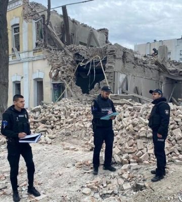 У поліції прокоментували ракетний удар по центру Дніпра