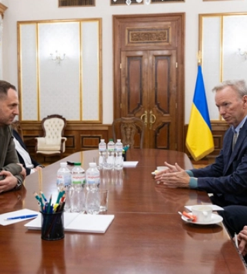 Обговорили пришвидшення контрнаступу: в ОП зустрілися з ексгендиректором Google