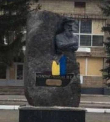 У Вовчанську майорить прапор України: кілька кілометрів від кордону з агресором