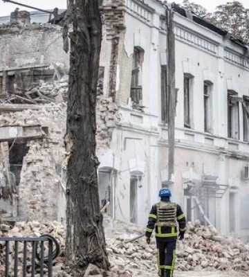 Последствия ракетного удара РФ по жилому кварталу Днепра. ФОТОрепортаж