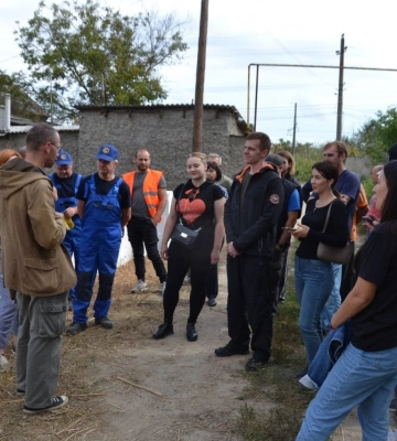 Одеські комунальники продовжили прибирання на одному з найстаріших козацьких цвинтарів Півдня України, - ФОТО, ВІДЕО