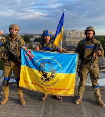 Над Чкаловським на Харківщині піднято український прапор. ВIДЕО