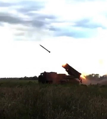 Перед контрнаступом ЗСУ стріляють у бік ворога агітаційними снарядами (відео)