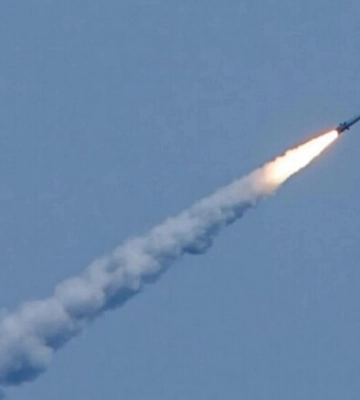 Українські військові збили 7 крилатих ракет, які летіли на Дніпро (відео моменту)