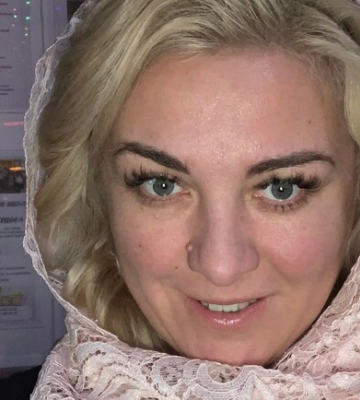 В Киеве судью директора школы, корректировавшей огонь РФ, подозревают в работе на РФ